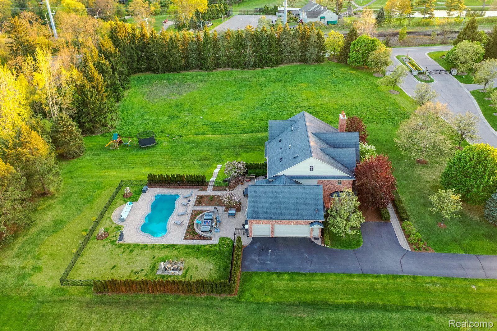 514 CHASE Lane