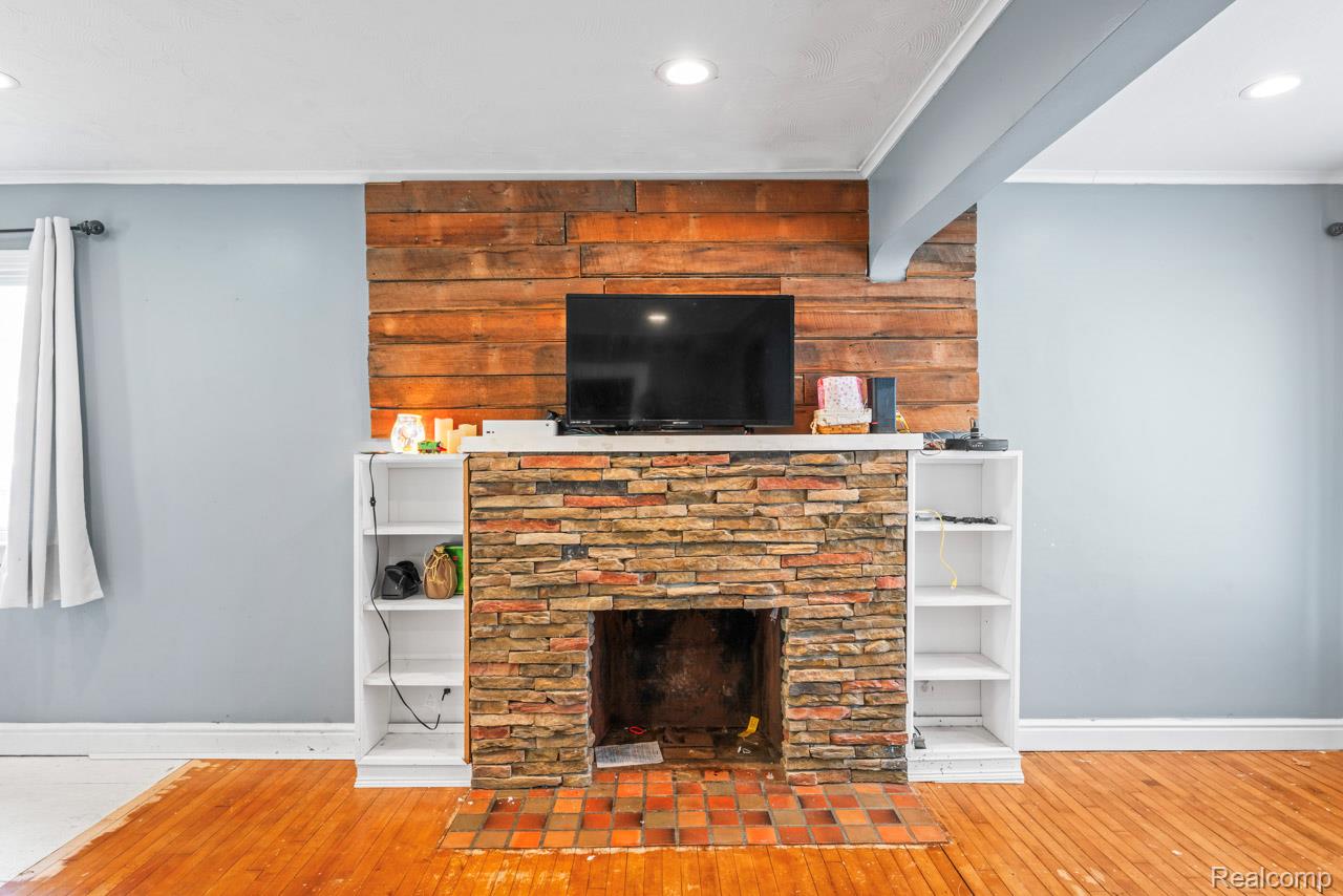 745 N Calhoun Street