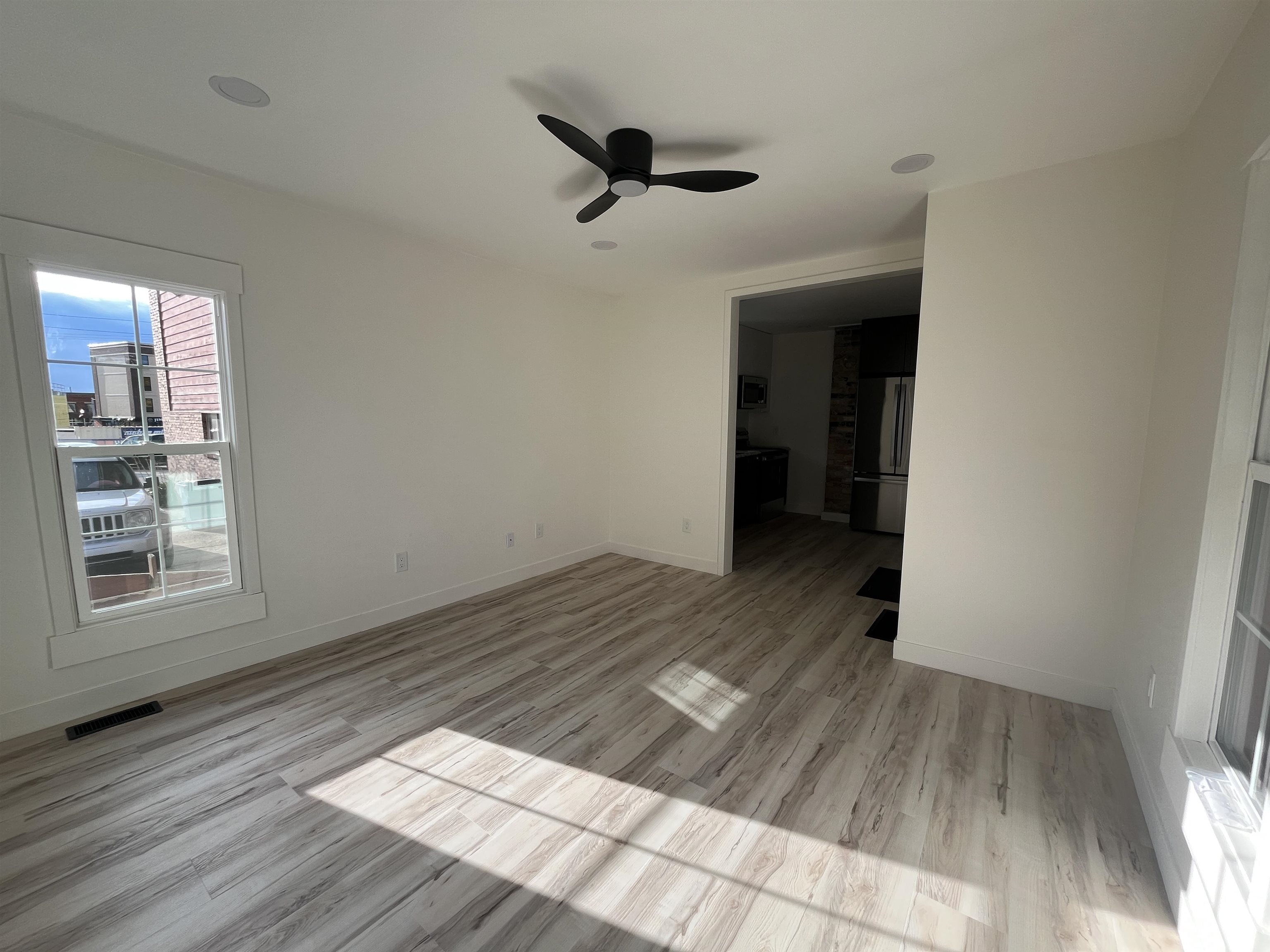 203.5 E Chapin Street