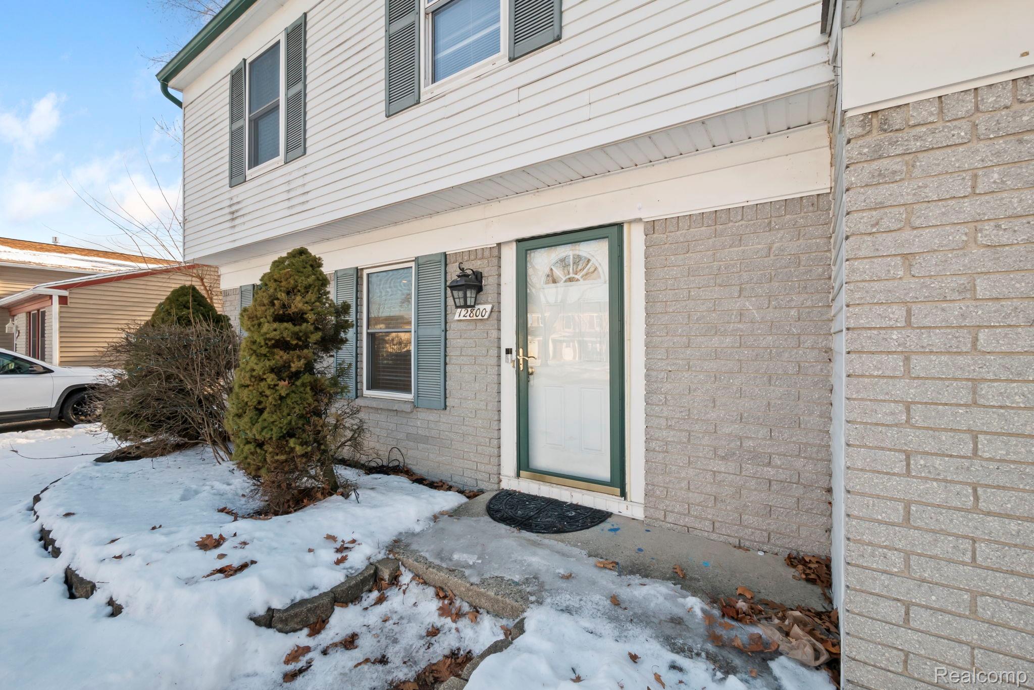 12800 S Daily Drive W