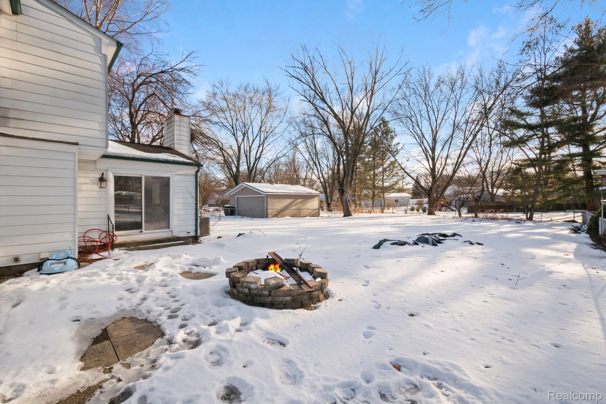 12800 S Daily Drive W