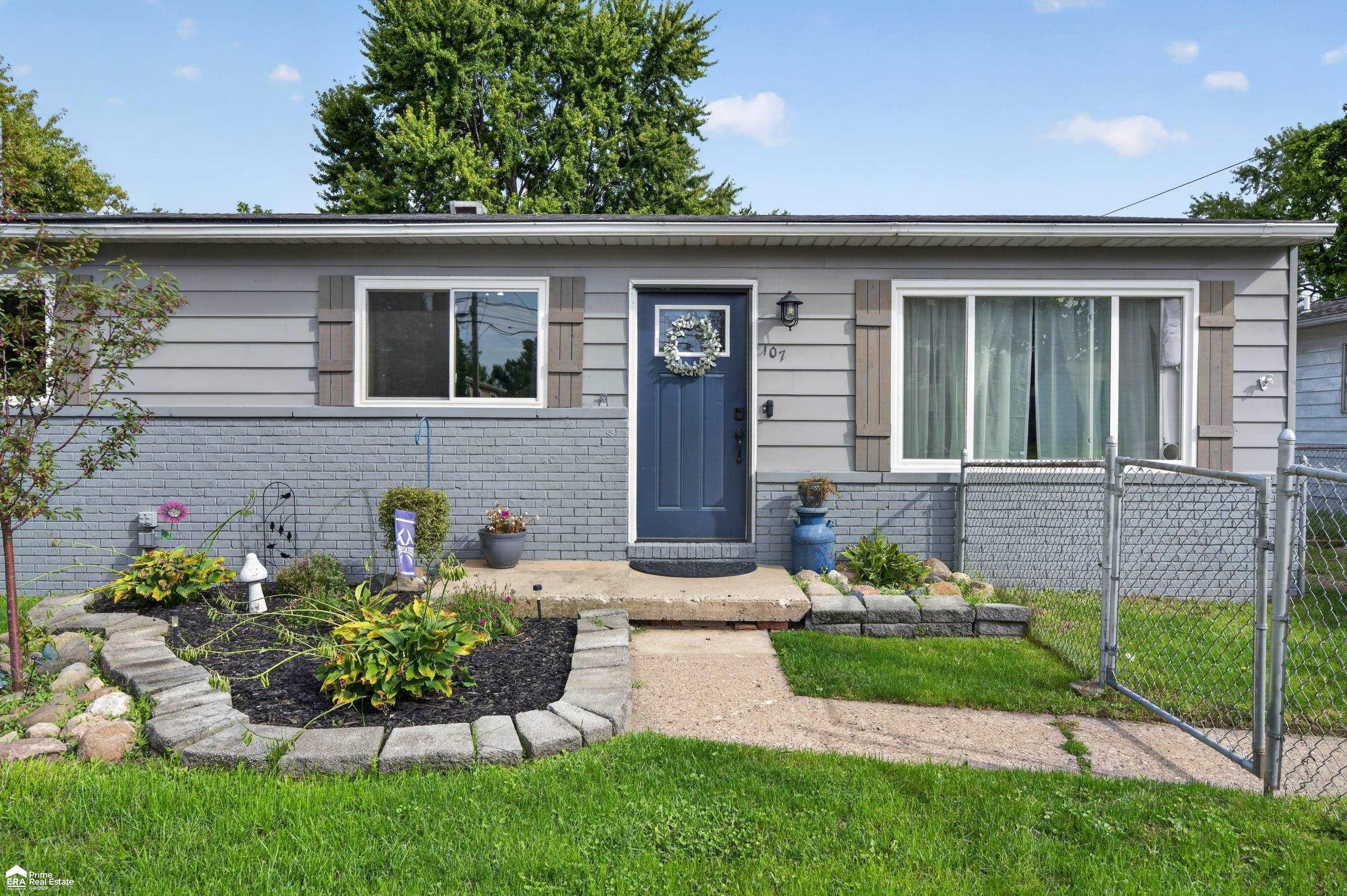 107 E Naldrette Street