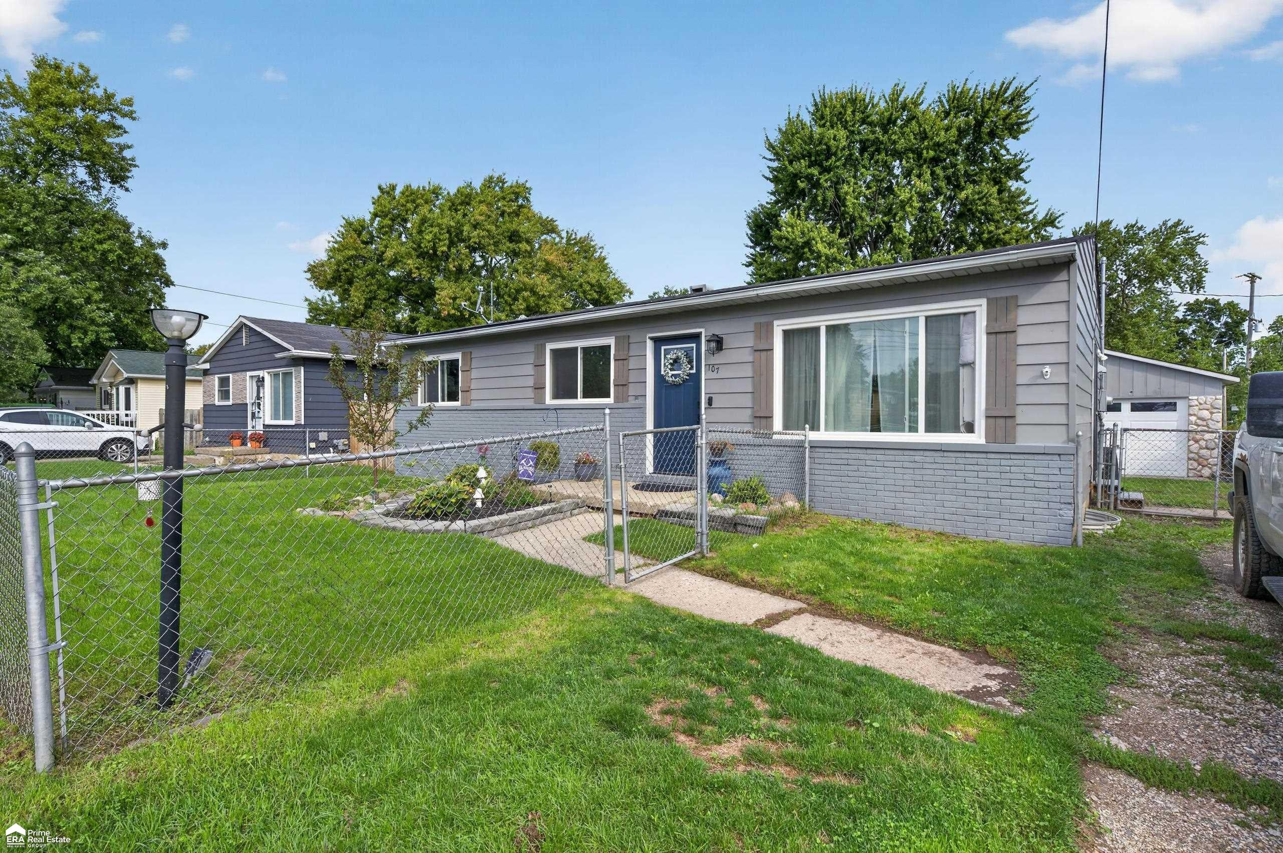 107 E Naldrette Street
