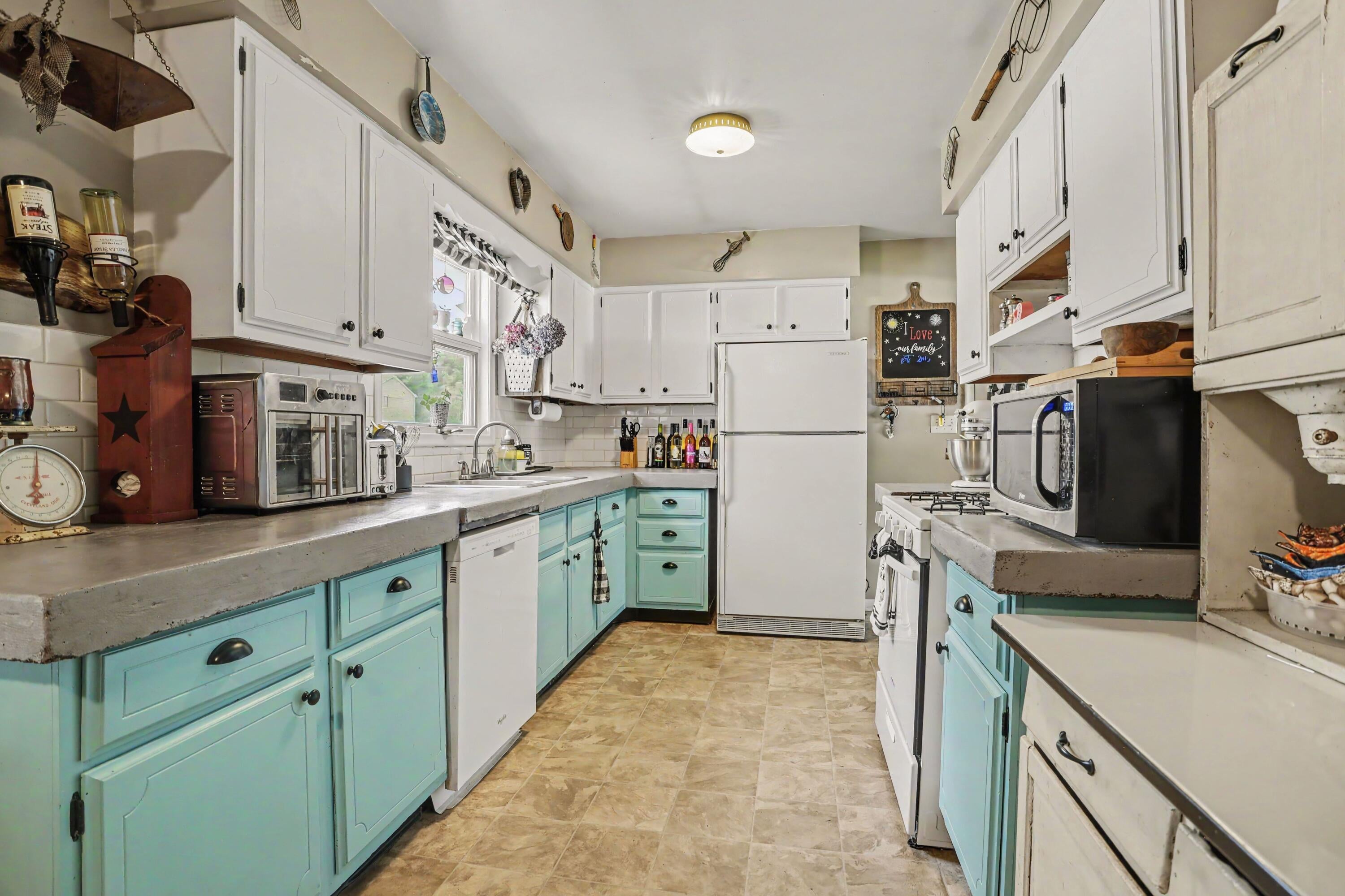 319 W Willard Street