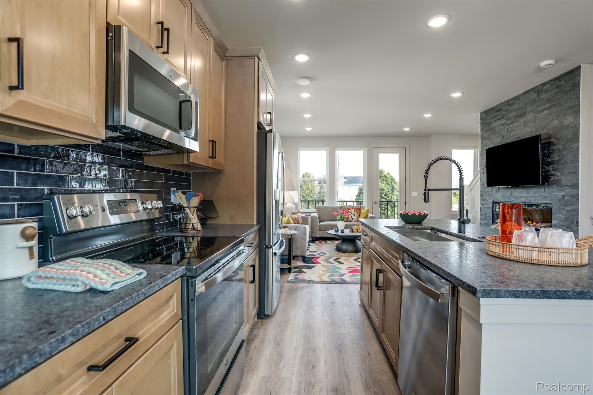 2125 Evergreen Lane 30