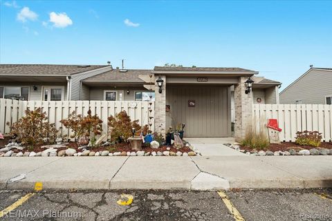62180 Arlington Circle 5 South Lyon City MI 48178