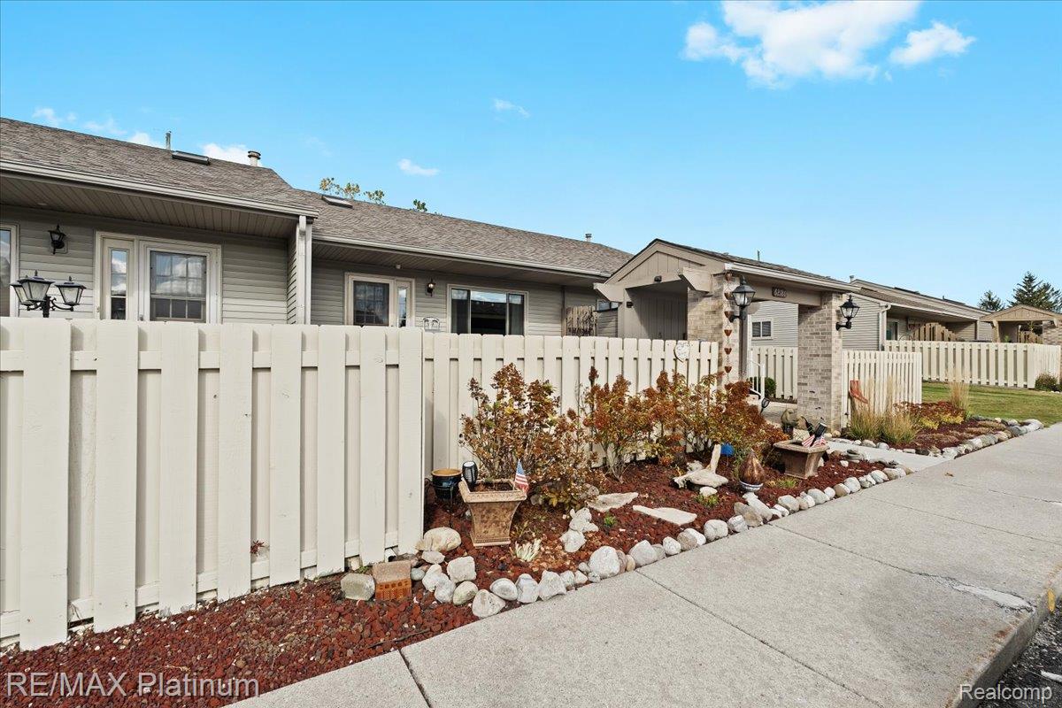 62180 Arlington Circle 5