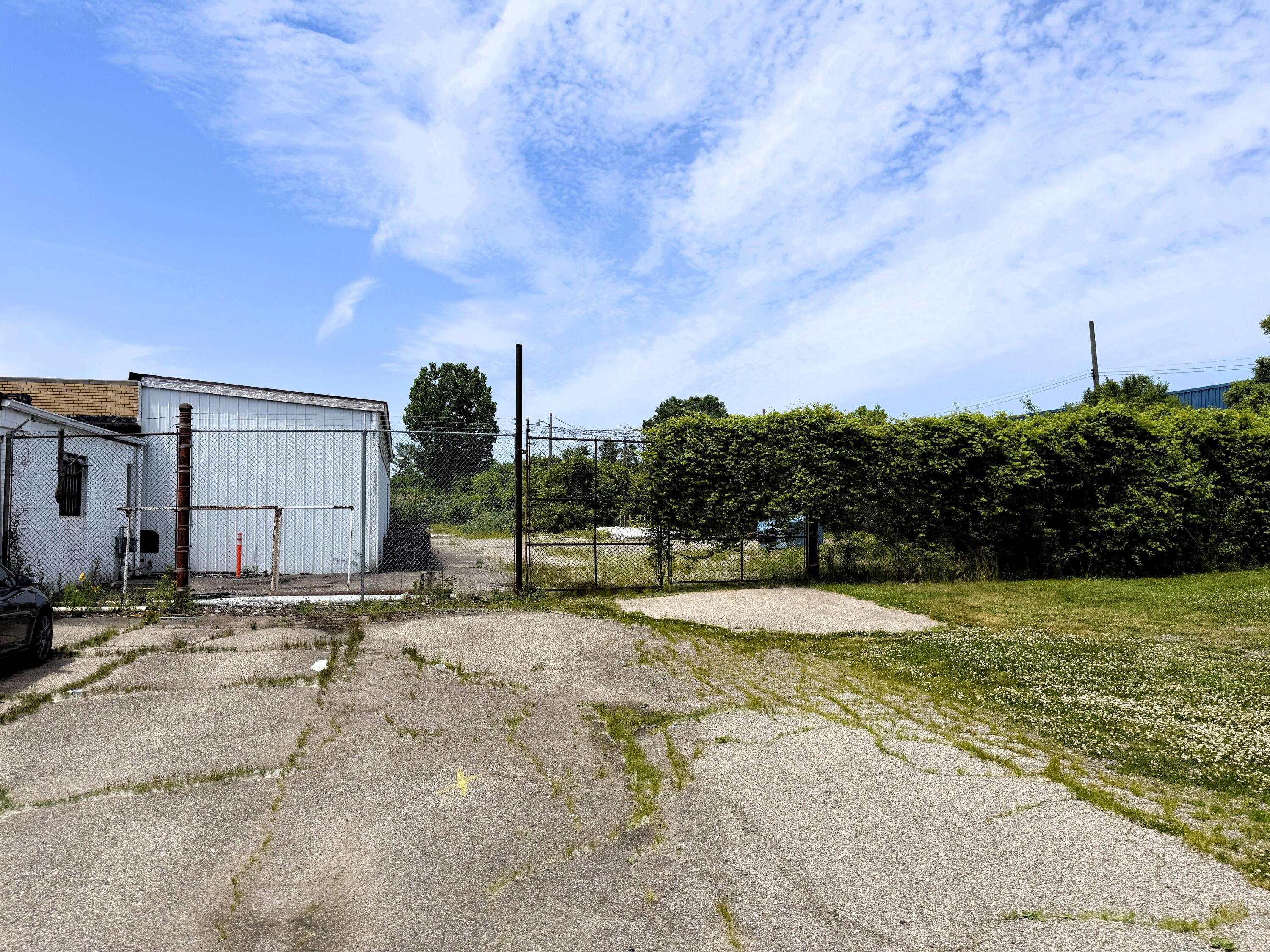 24155 Groesbeck Highway