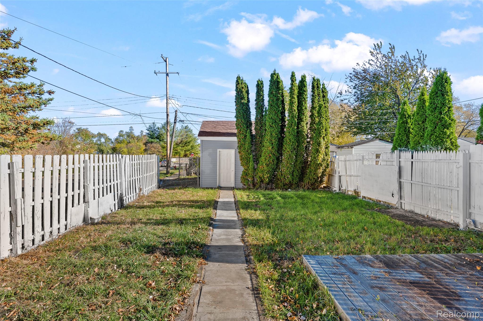 1257 Applewood Avenue