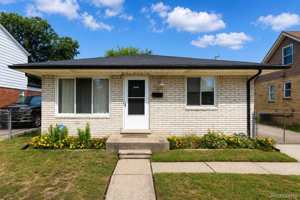 27735 OSMUN ST, MADISON HEIGHTS, MI 48071 - Image a36feceb7b0e60e6aa23dc4294b3fc8d/3844811810