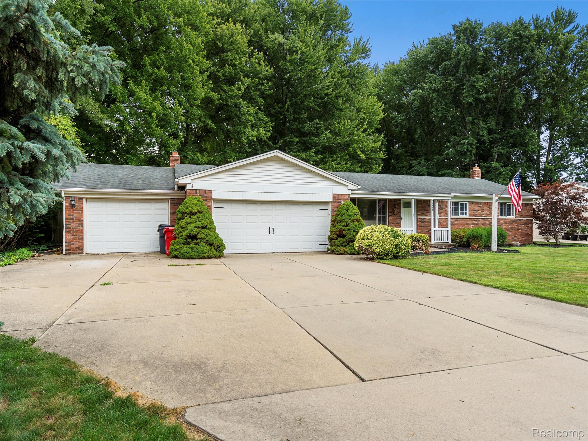 39488 Lanse Creuse Street