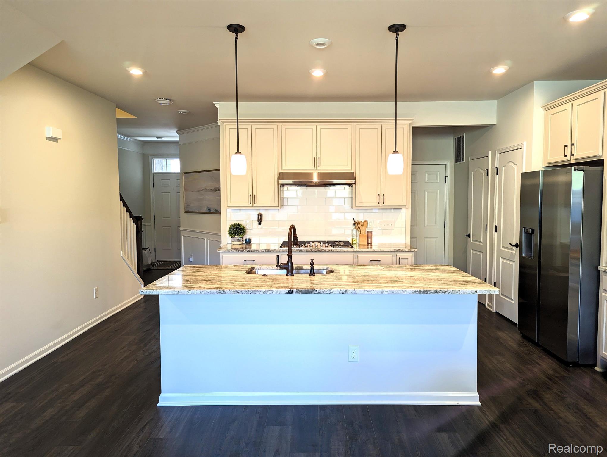 4709 BROOMFIELD Way 8