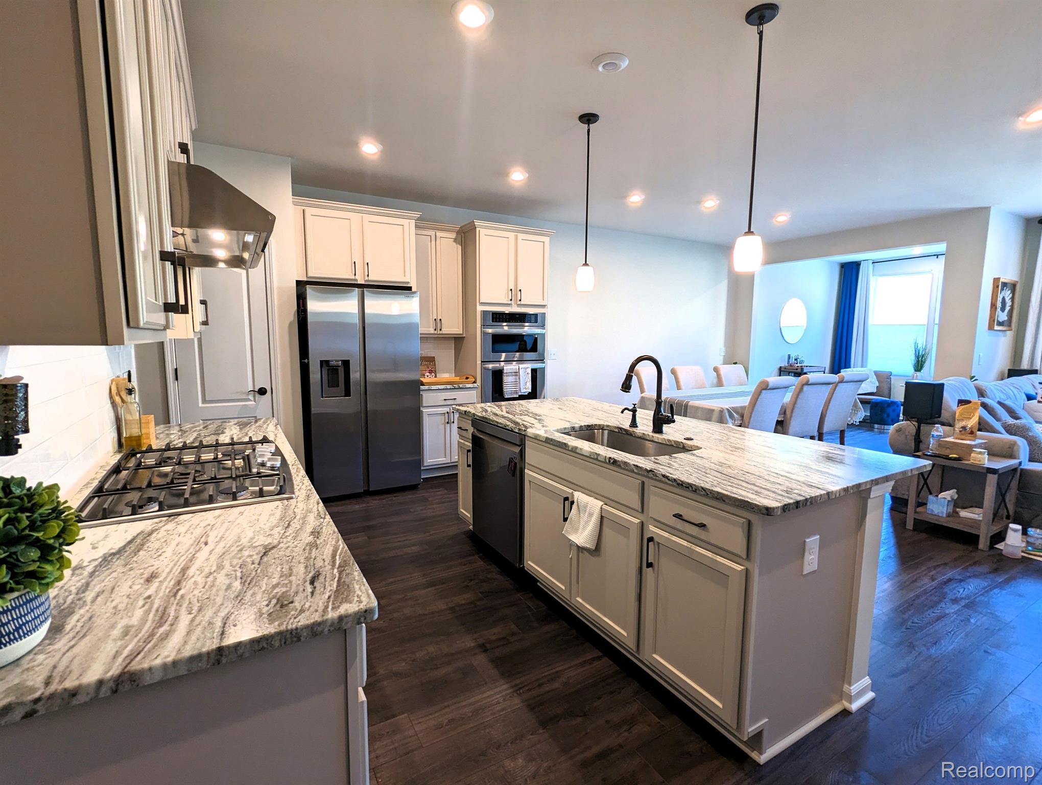 4709 BROOMFIELD Way 8