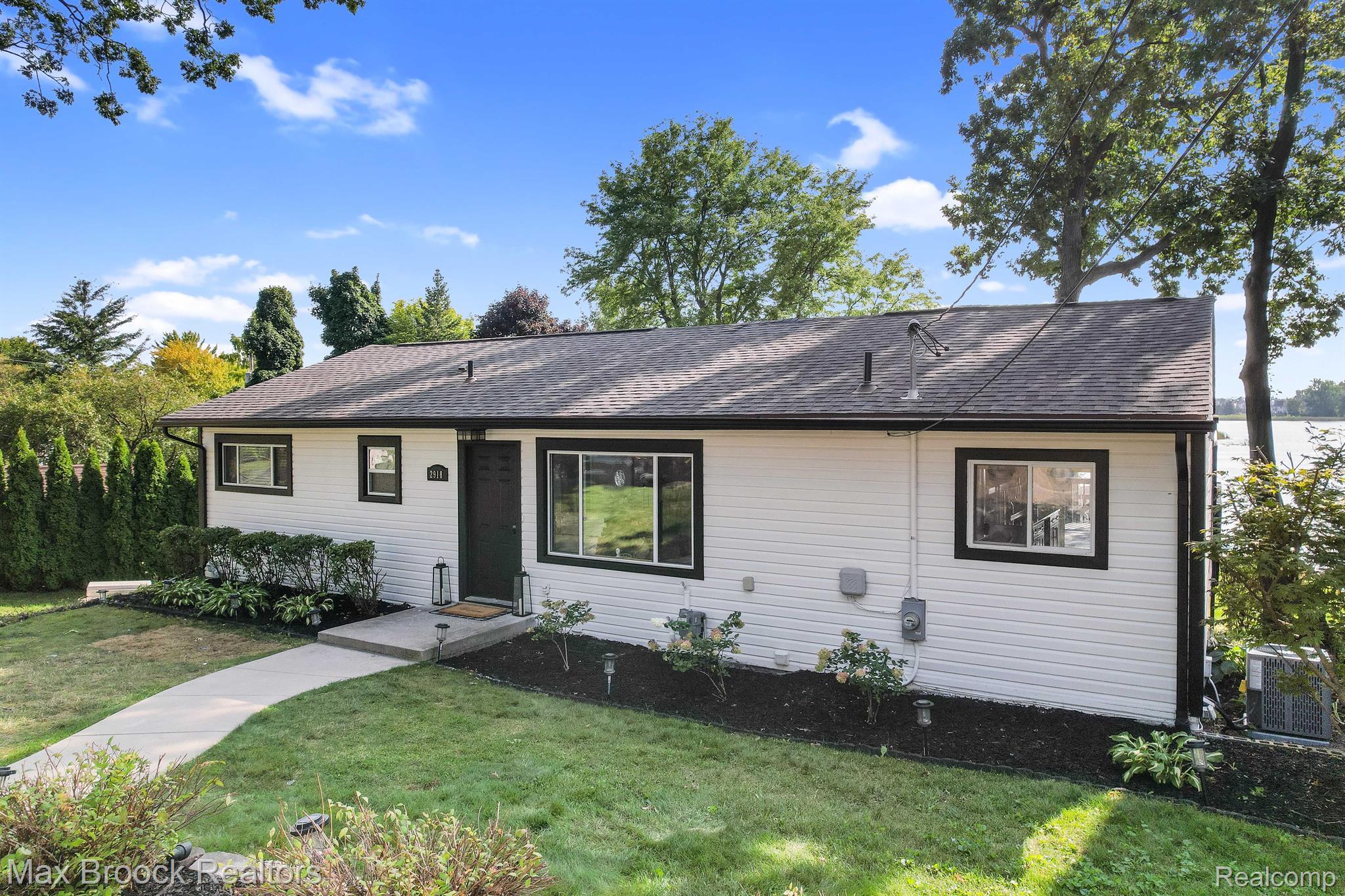 2918 WOODBINE Drive