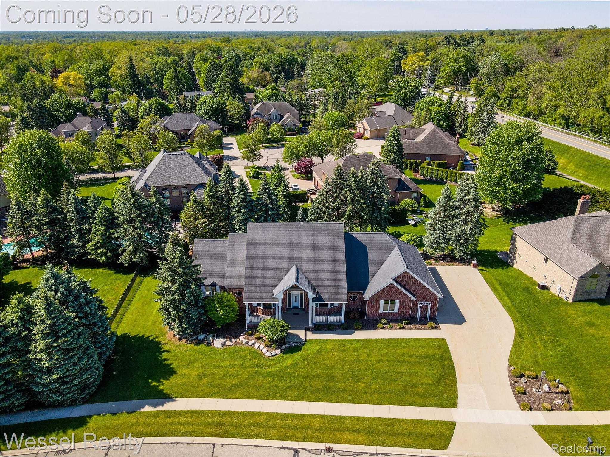 5922 Lakeview Drive