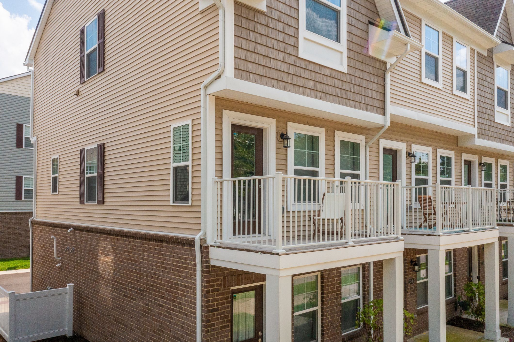 Hazel Park, Michigan 48030, United States, 2 Bedrooms Bedrooms, ,3 BathroomsBathrooms,Residential,Active,23197