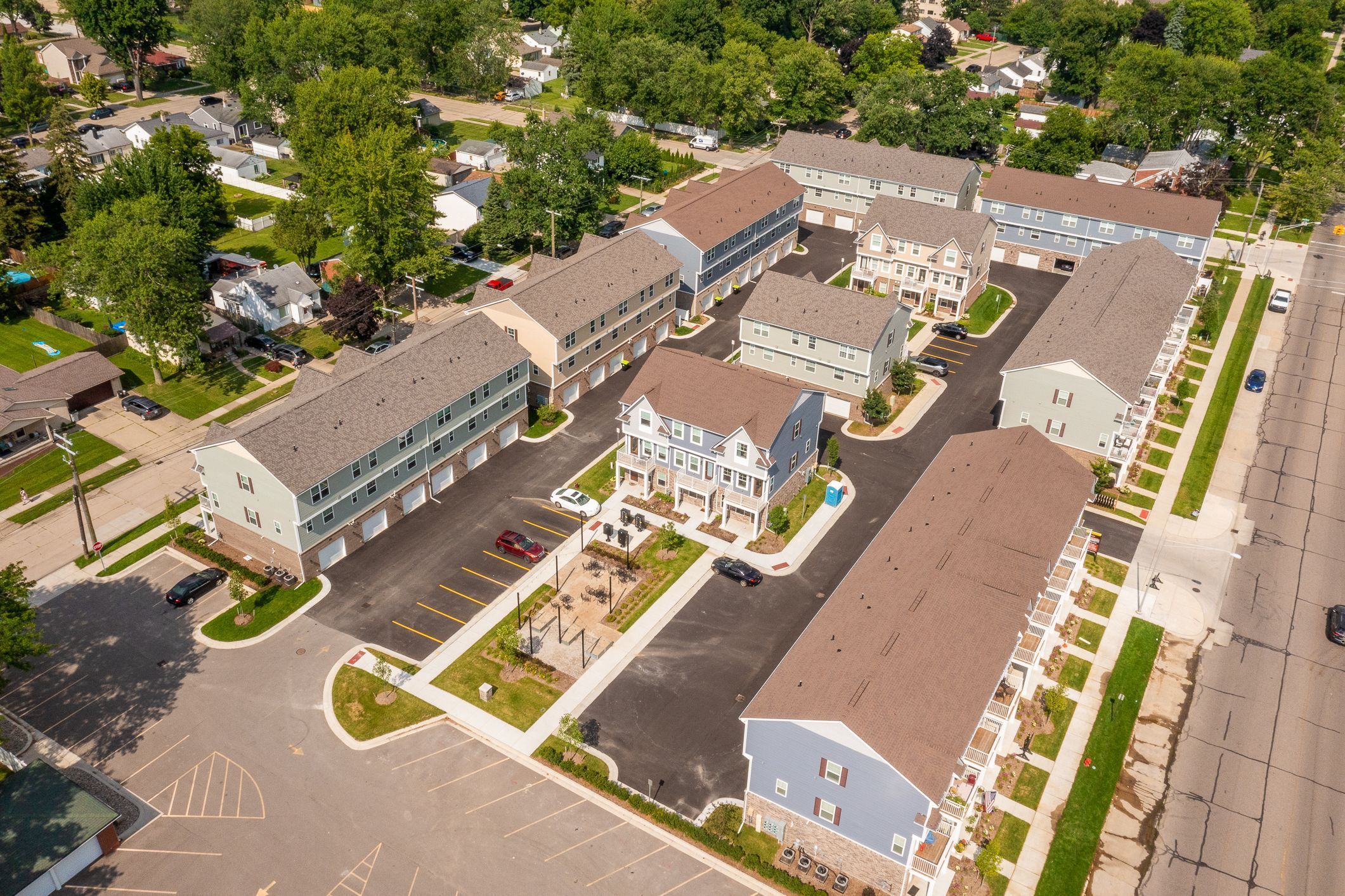 Hazel Park, Michigan 48030, United States, 2 Bedrooms Bedrooms, ,3 BathroomsBathrooms,Residential,Active,23197