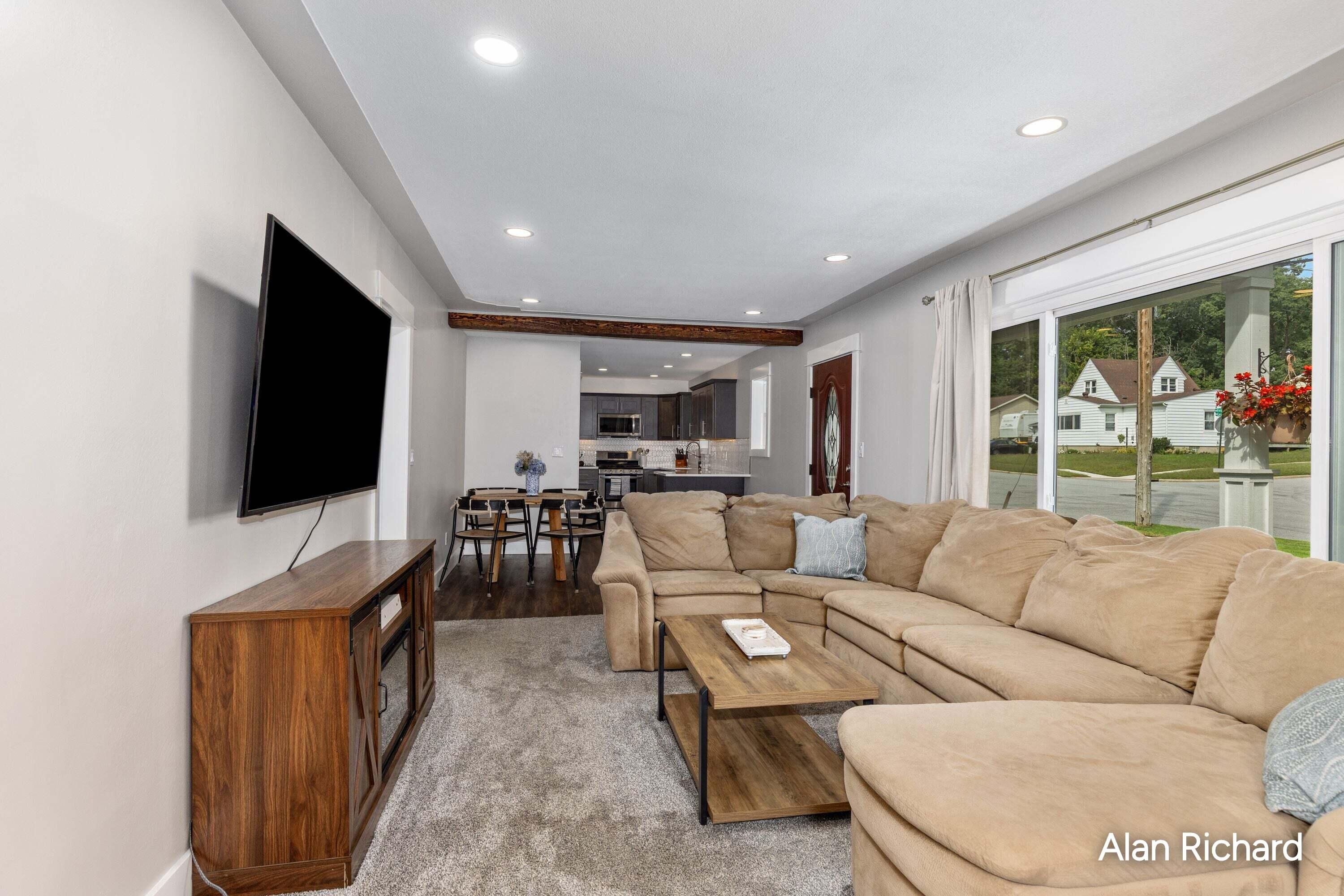 854 Ferris Street NW