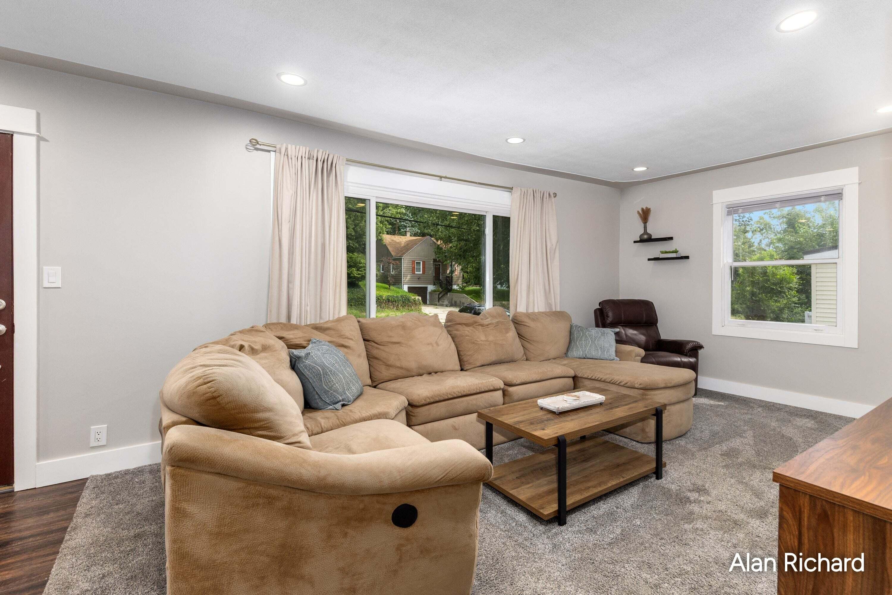 854 Ferris Street NW