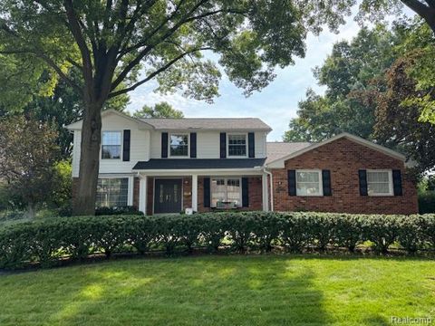 3858 Burkoff Drive Troy City MI 48084