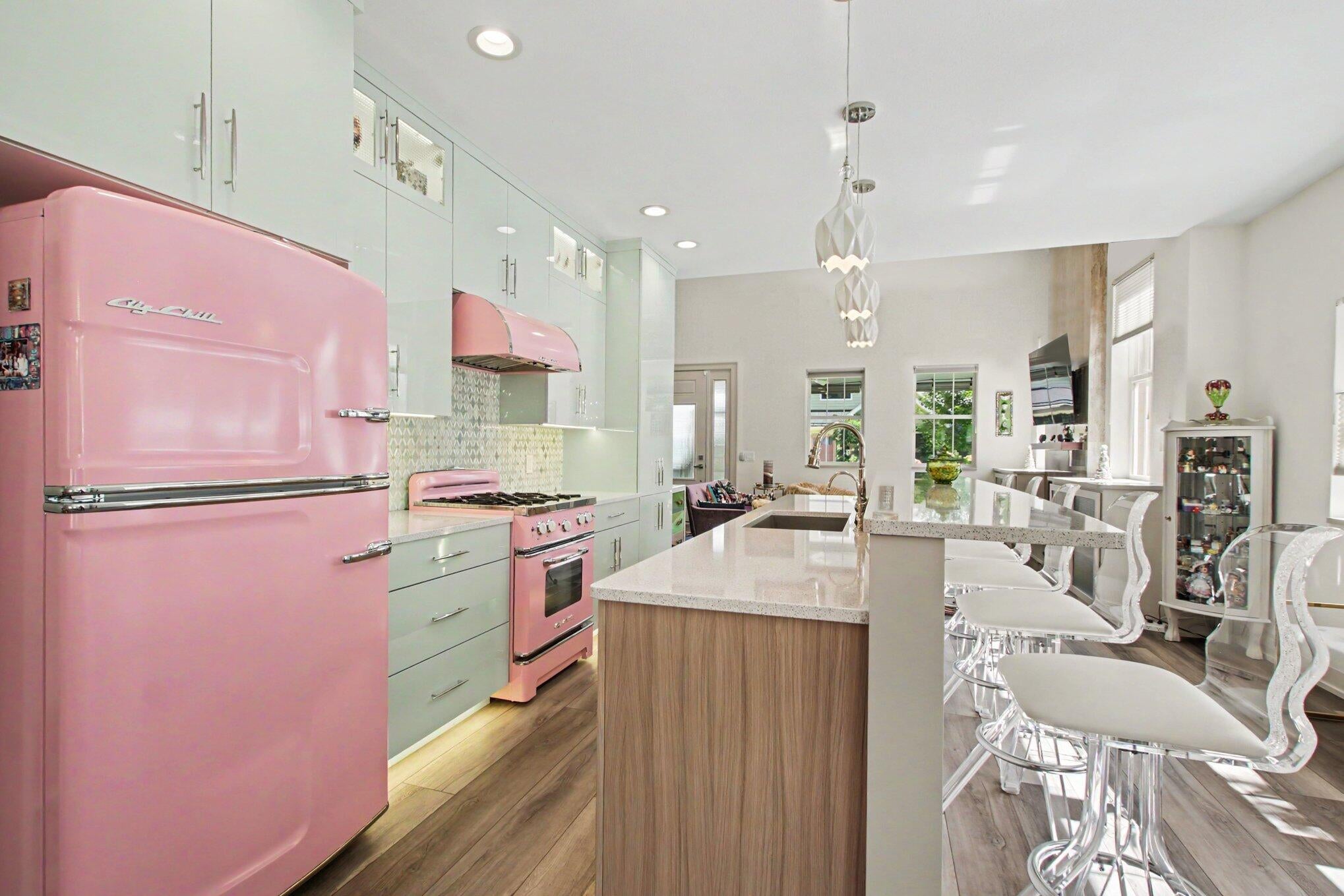 8241 Thimbleweed Trail