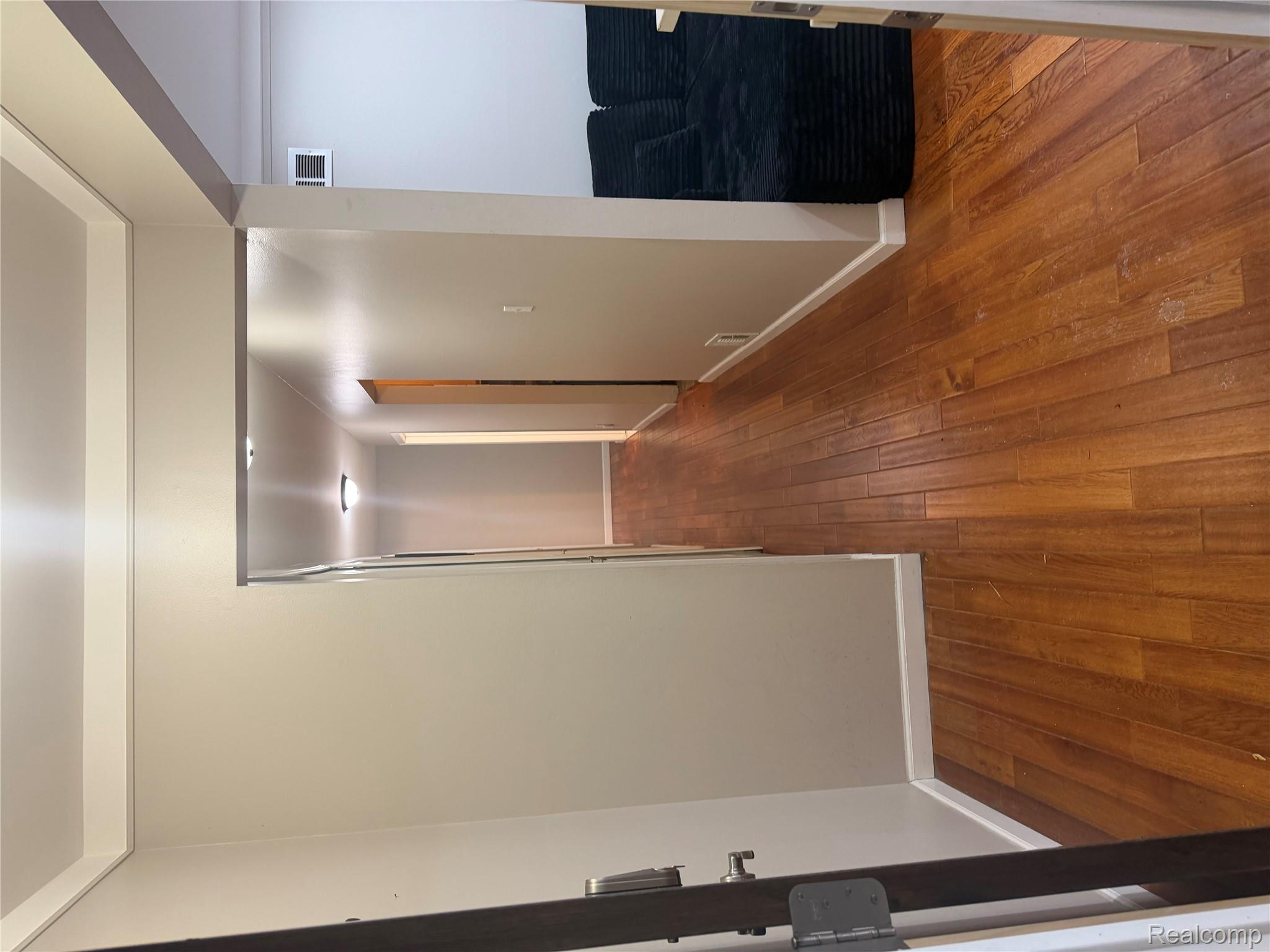 1700 Monticello Street 8