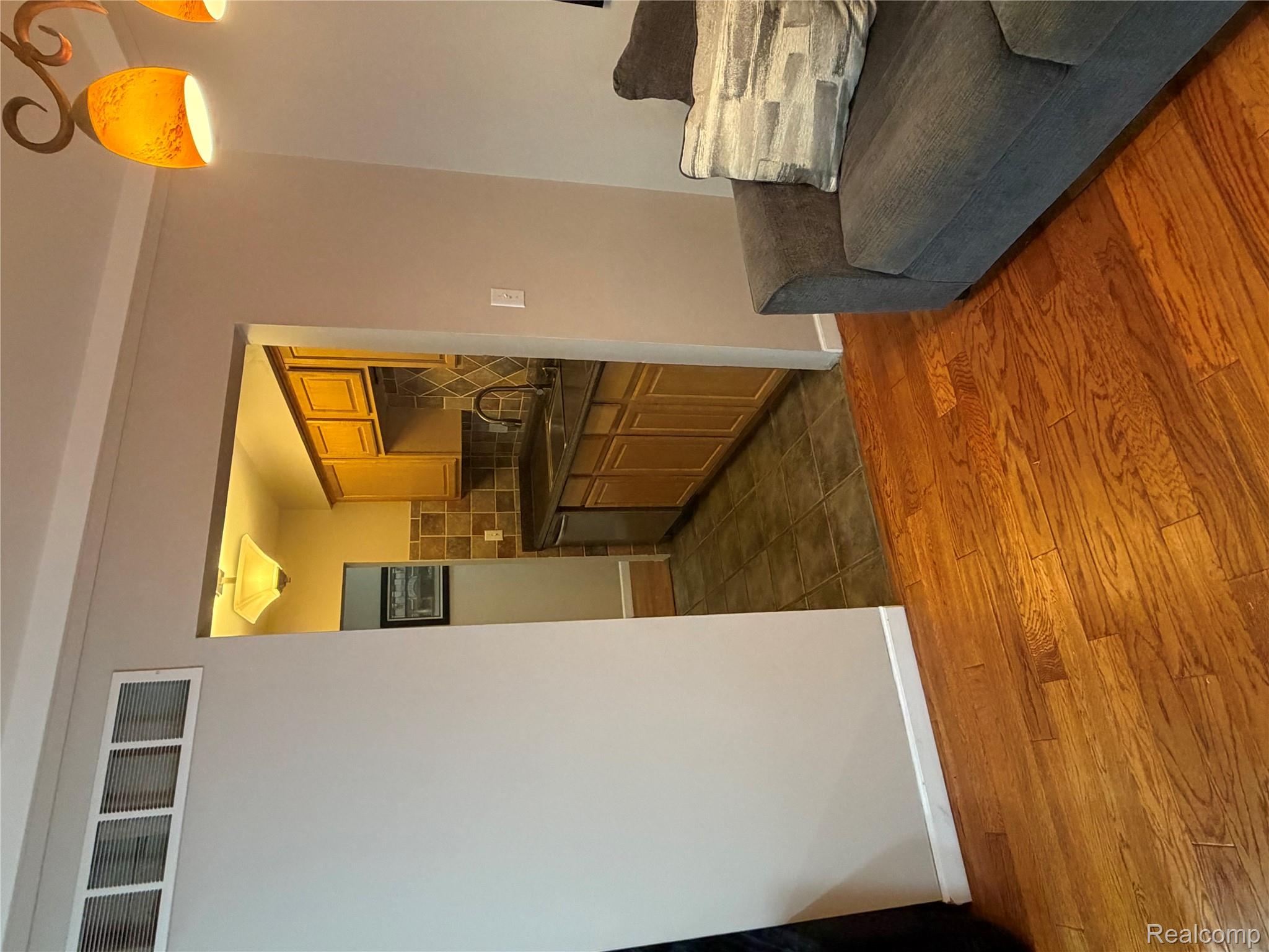 1700 Monticello Street 8