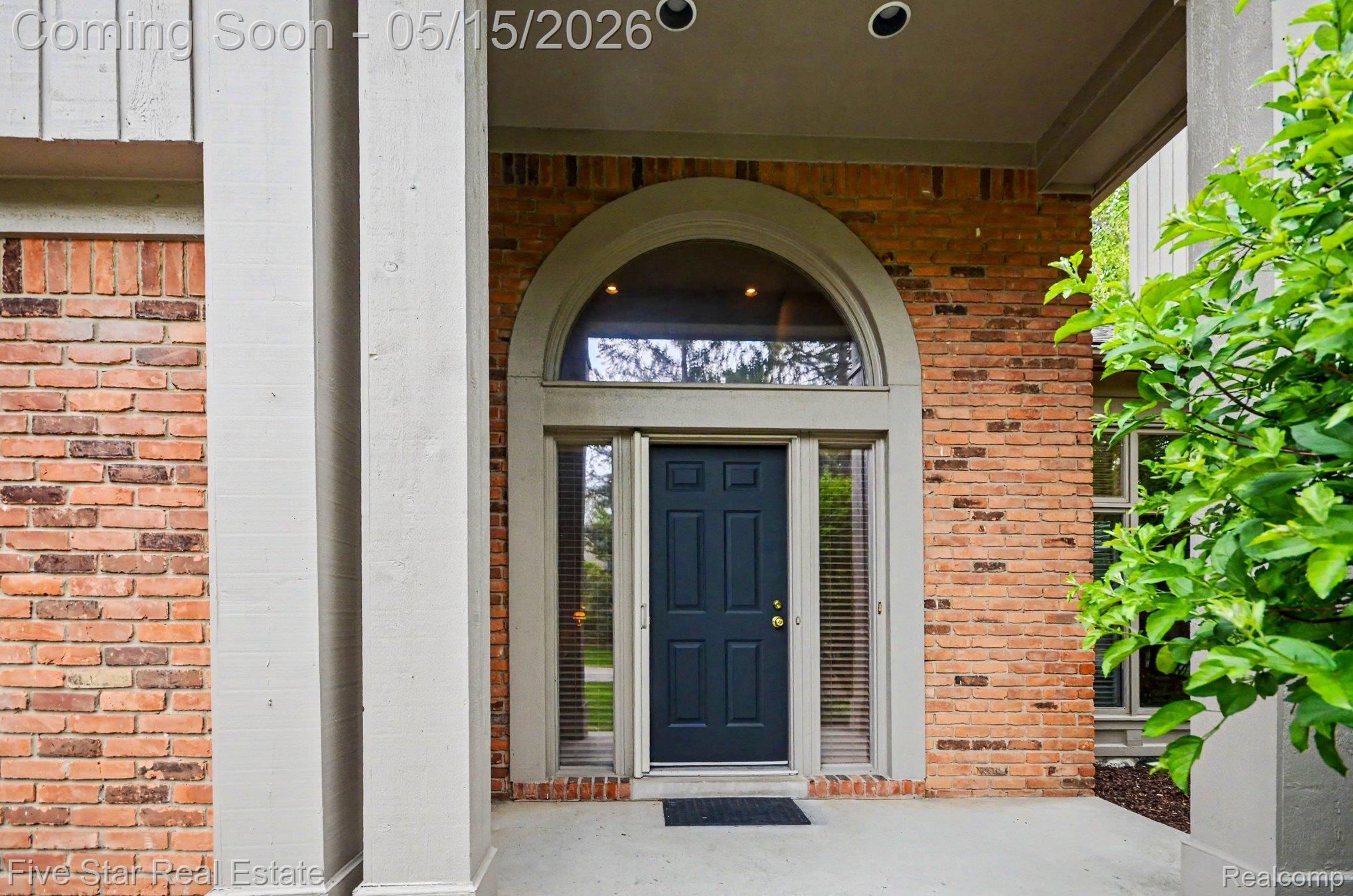 4689 Mirror Lake Drive