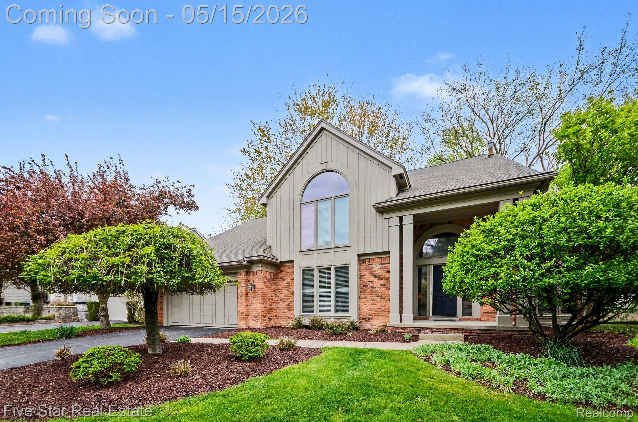 4689 Mirror Lake Drive