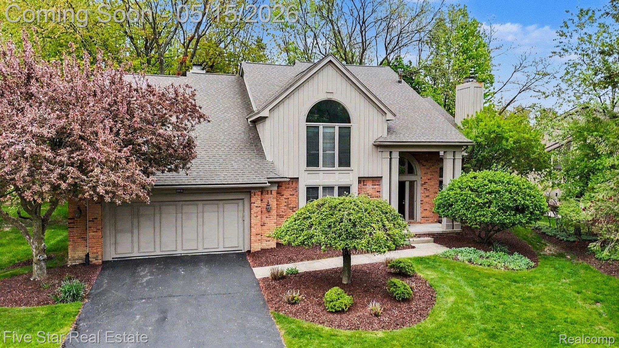 4689 Mirror Lake Drive