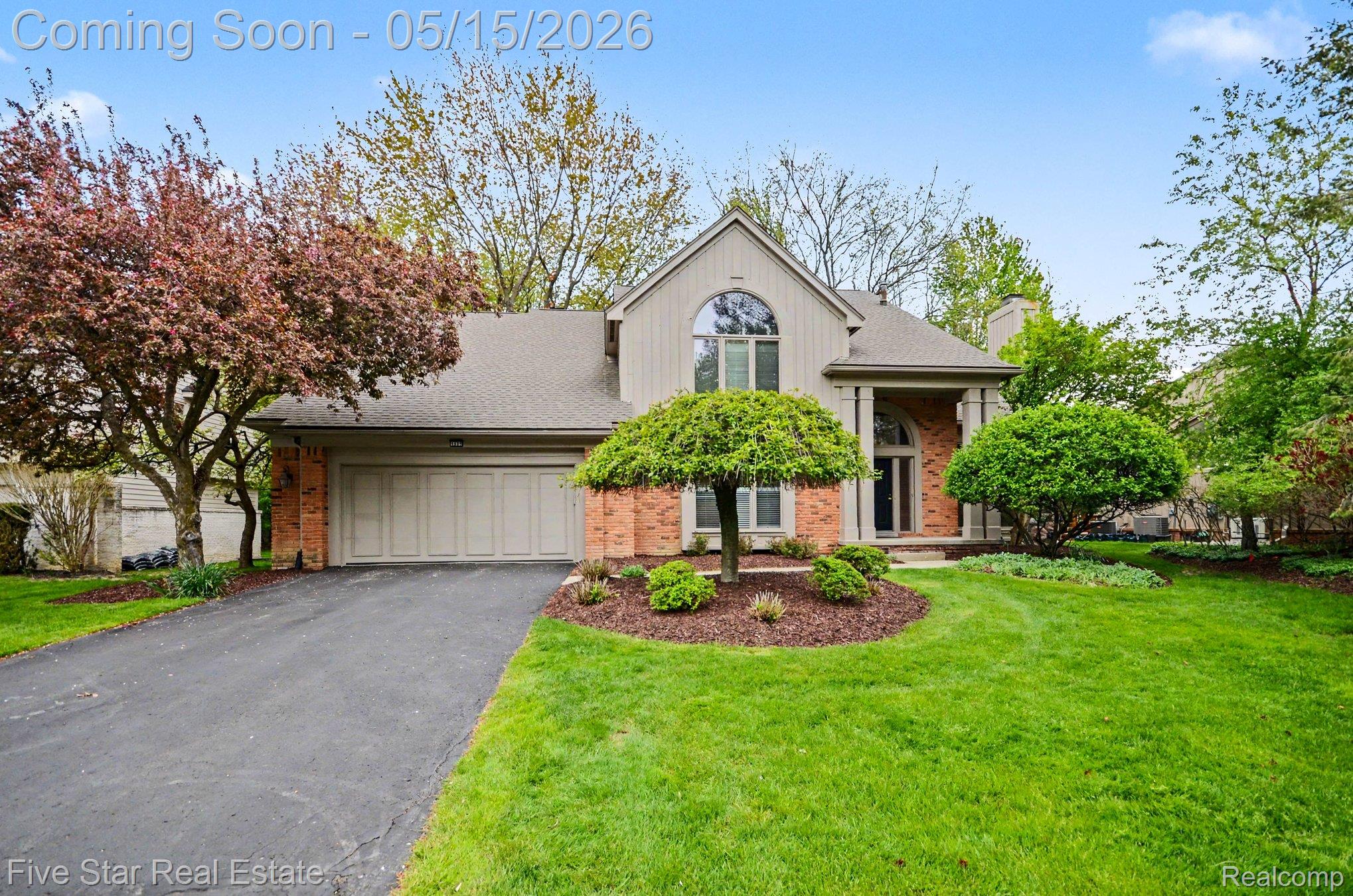 4689 Mirror Lake Drive