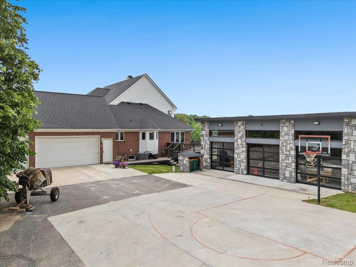 2160 W Buell Road
