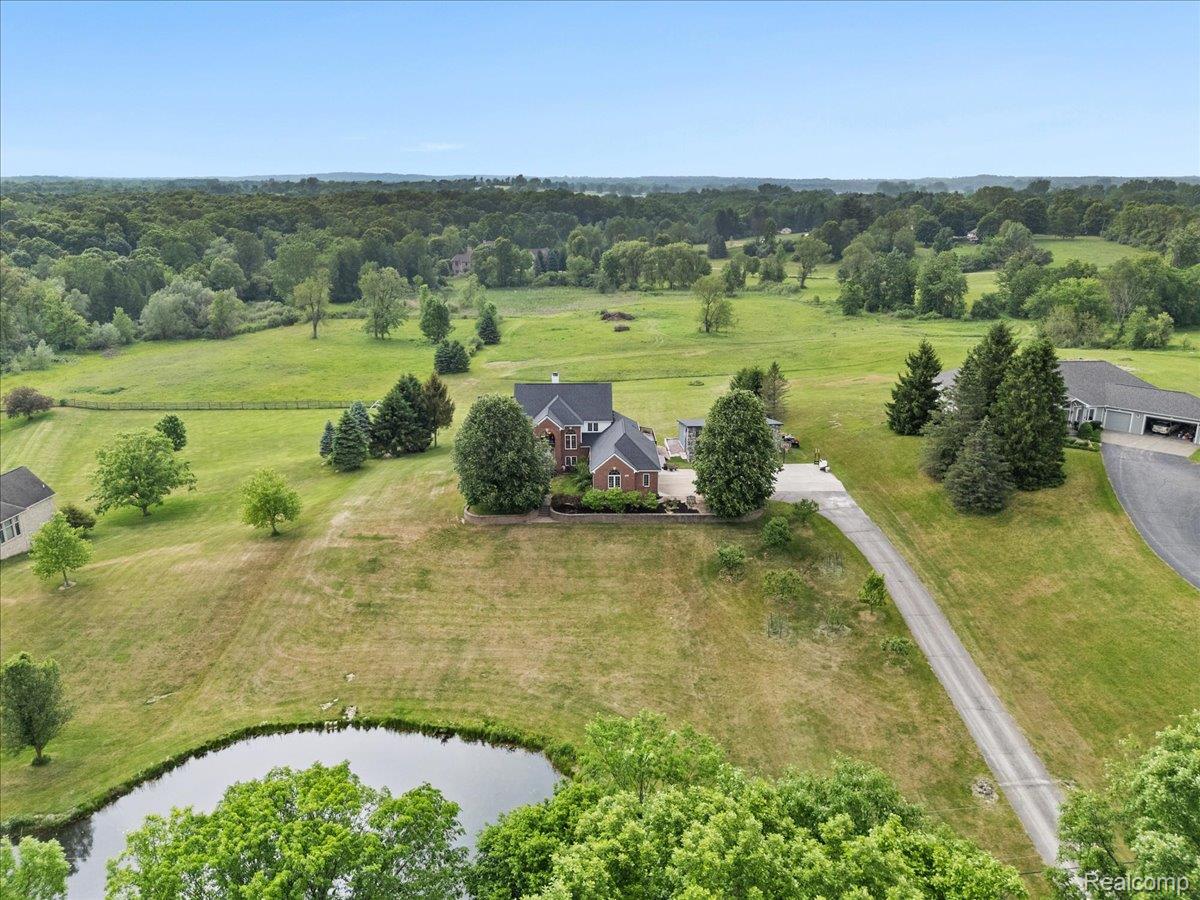 2160 W Buell Road