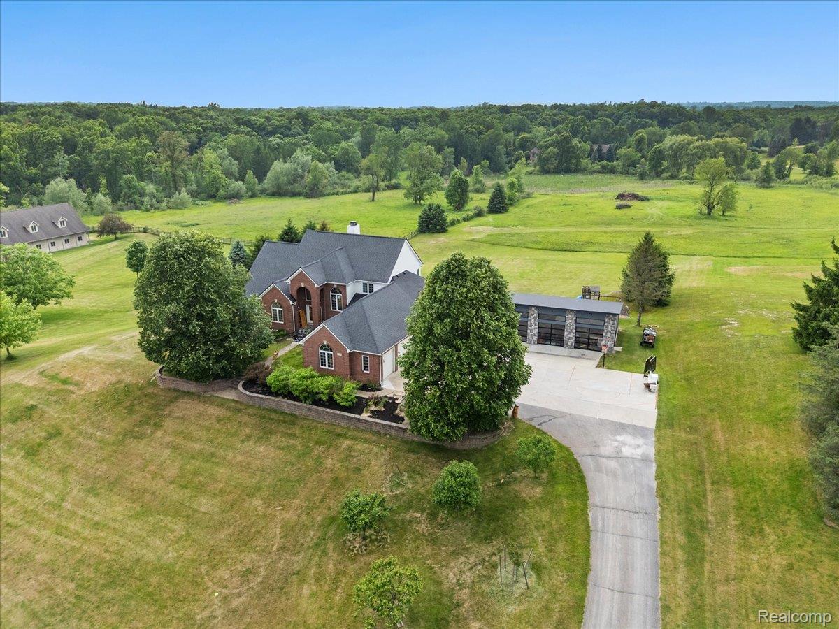 2160 W Buell Road