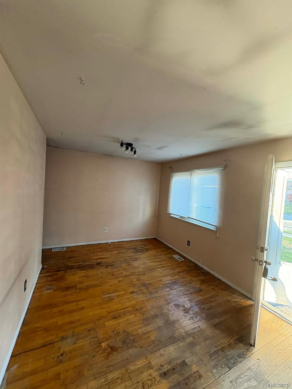 3013 Hampstead Drive