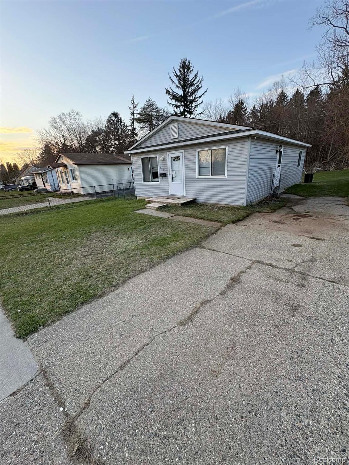 3013 Hampstead Drive