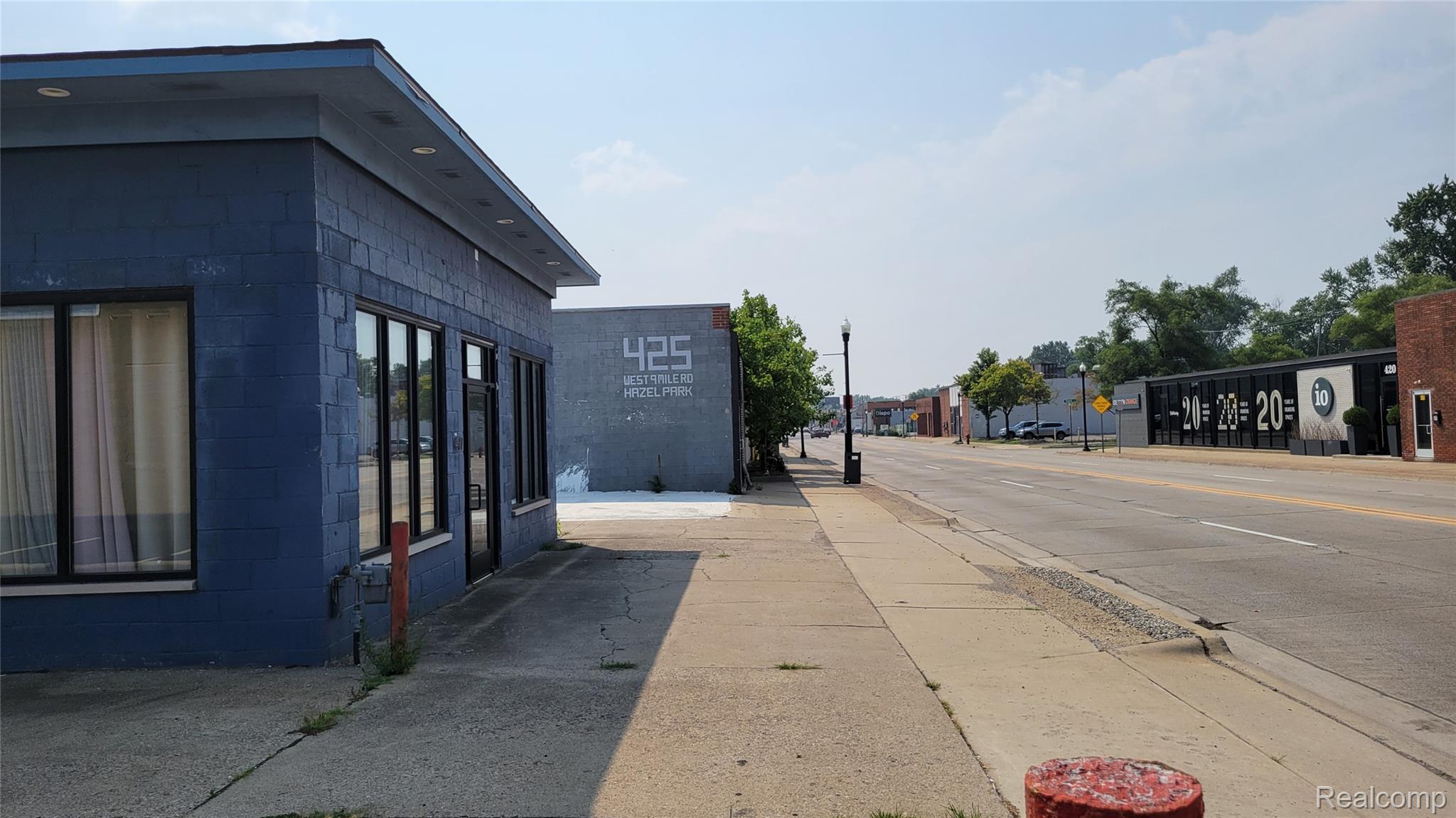 407 W 9 Mile Road