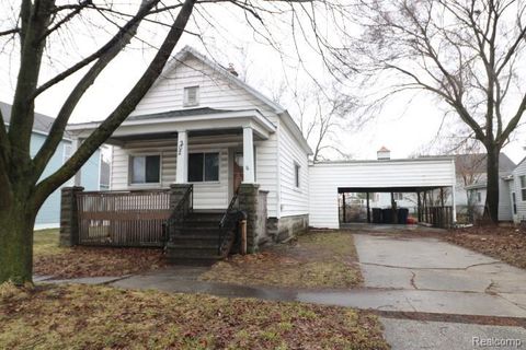 202 Elm Street Bay City City MI 48706