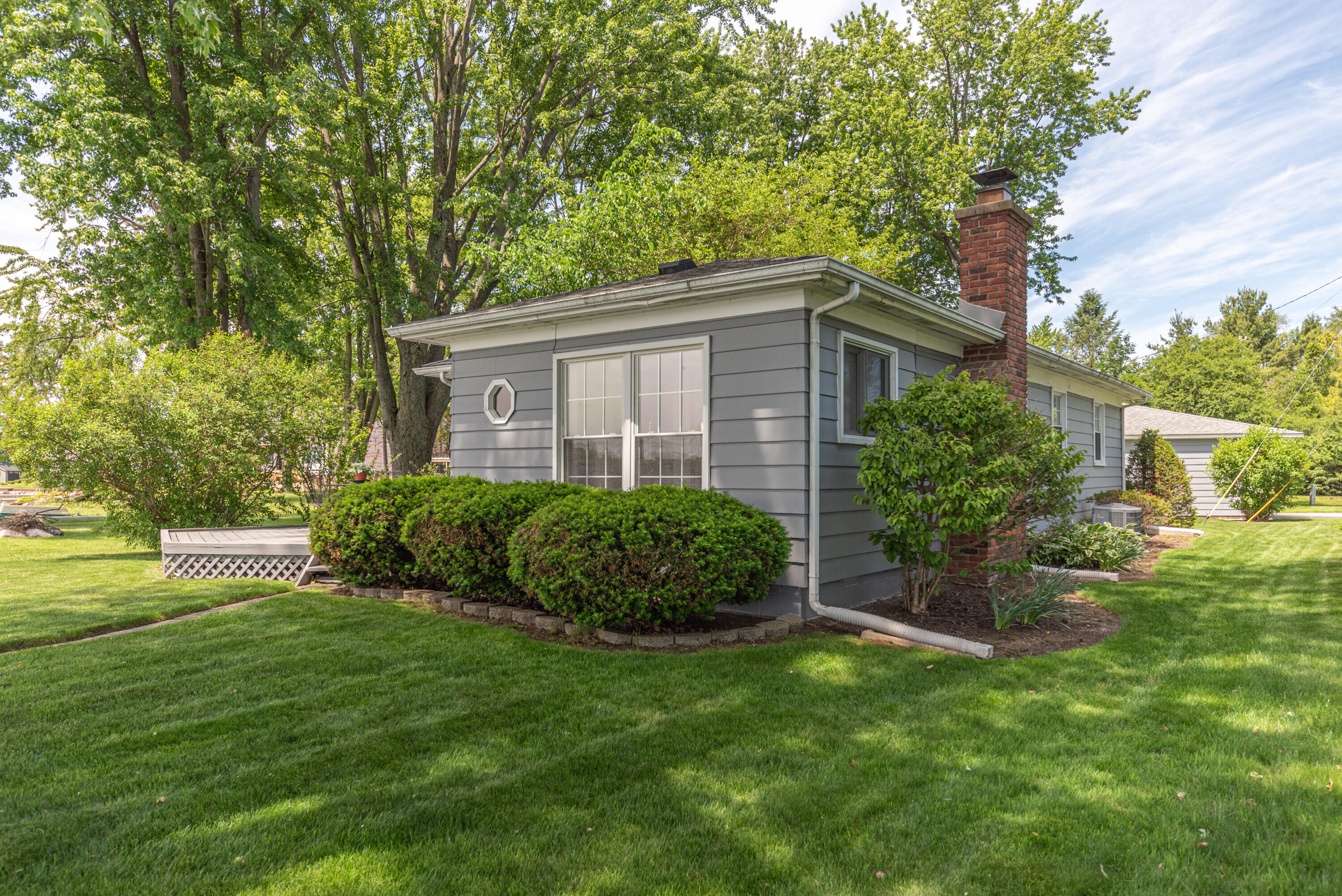 9547 Crestline Drive