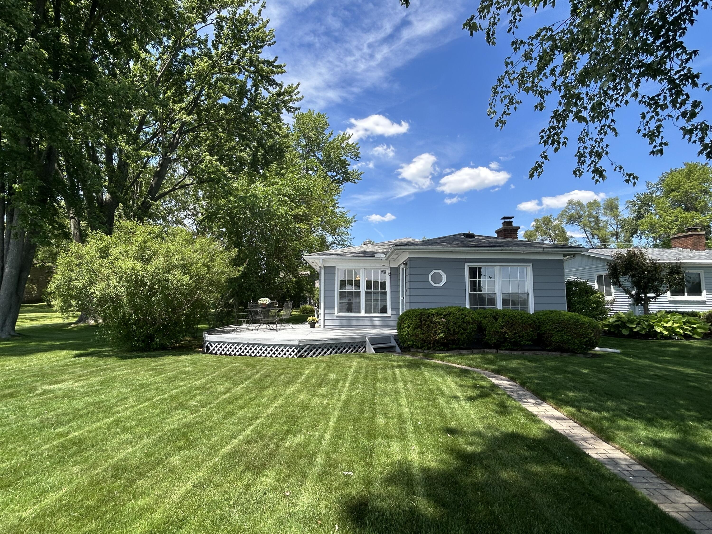 9547 Crestline Drive