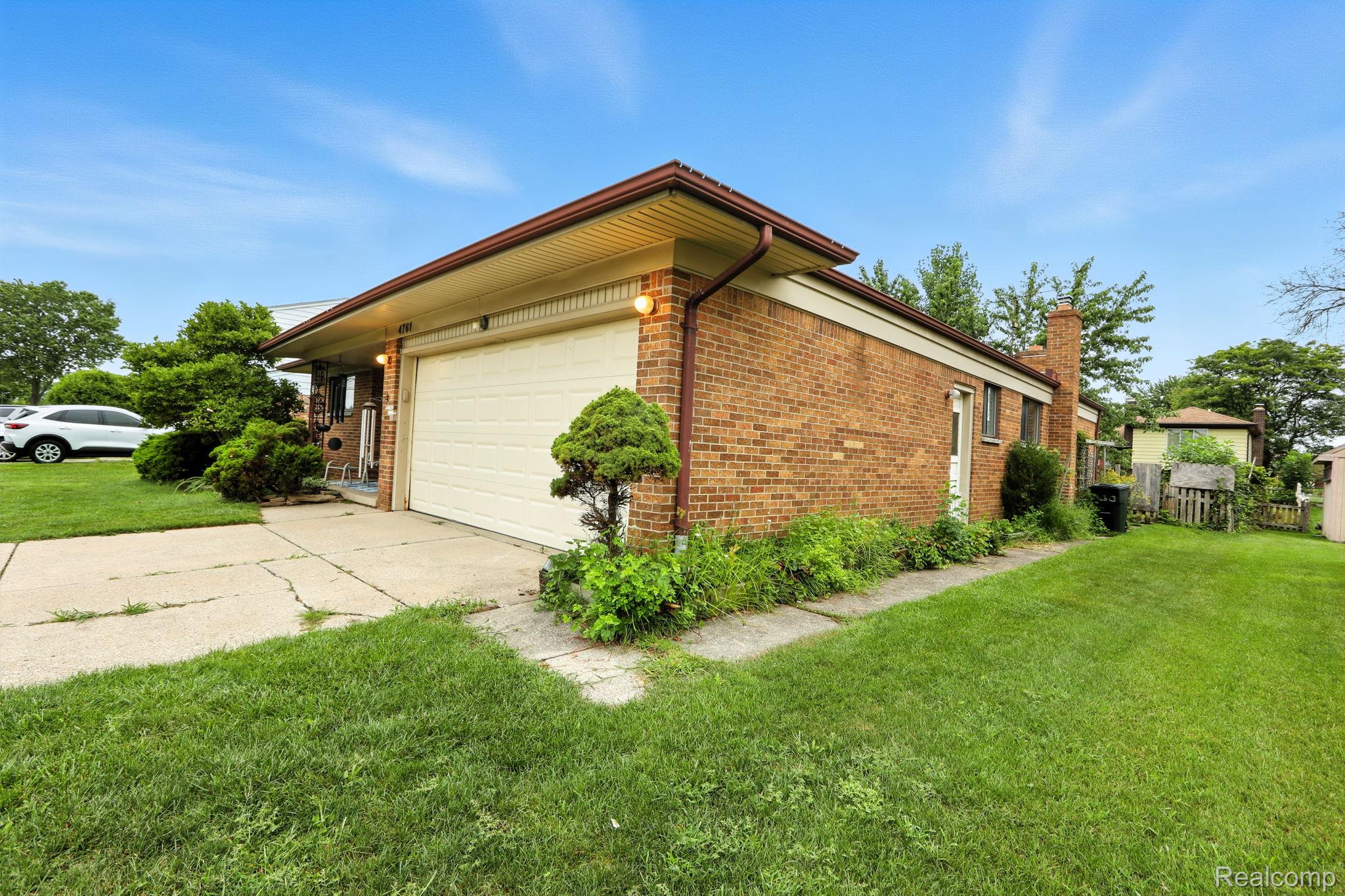 4761 Fox Hill Drive