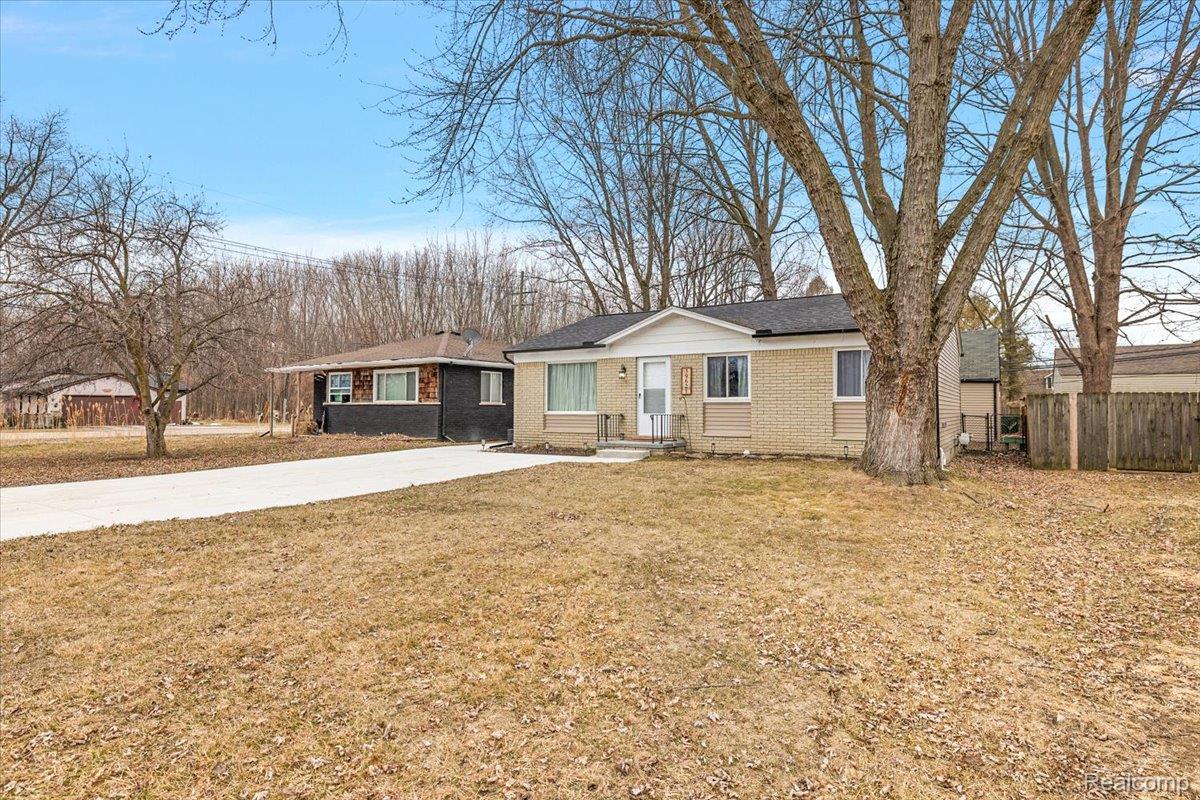 39621 Detroit Street