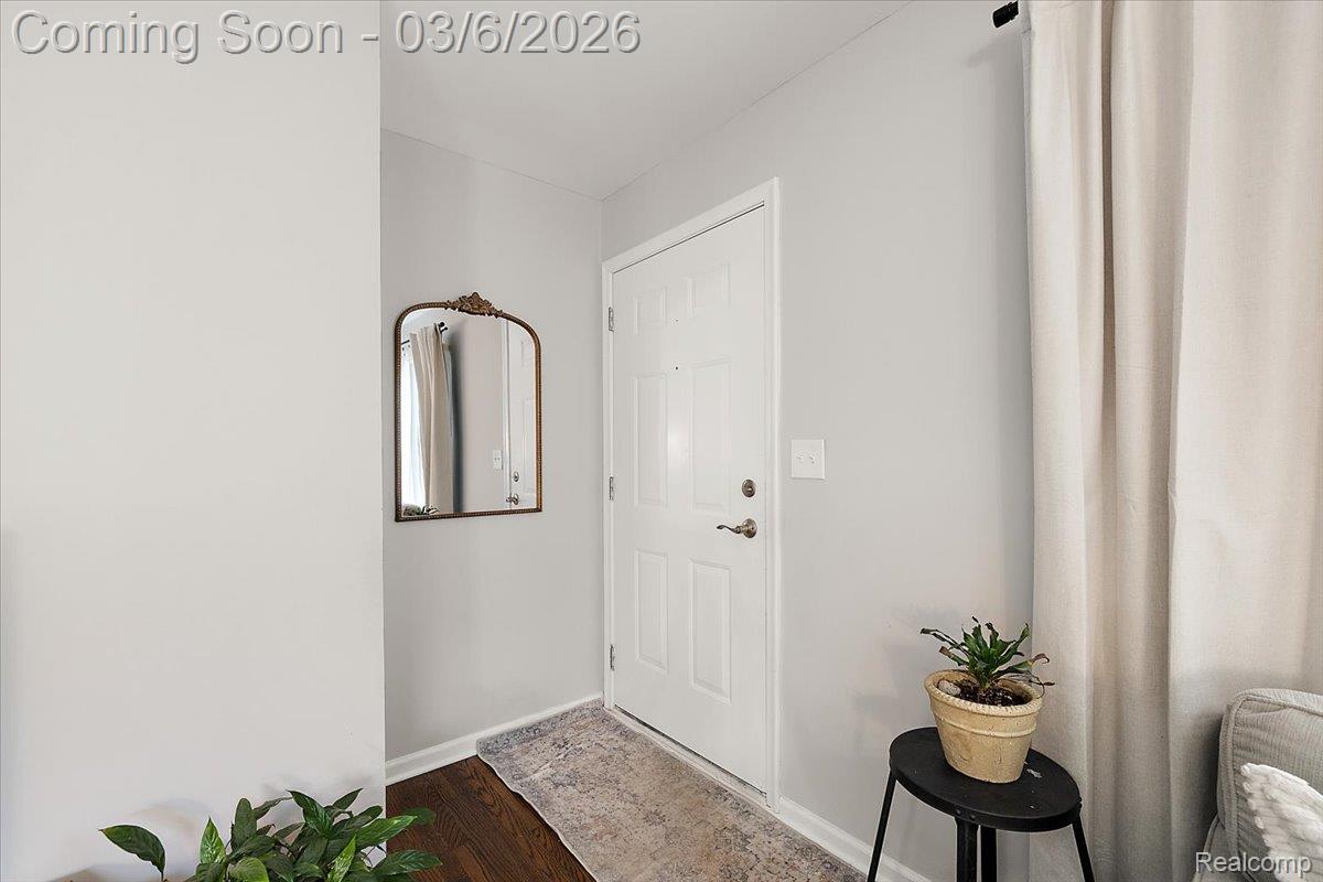 39621 Detroit Street