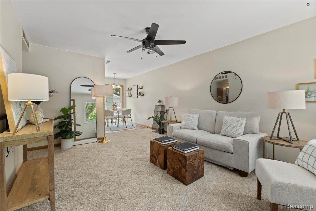 Holly Village, Michigan 48442, United States, 3 Bedrooms Bedrooms, ,1 BathroomBathrooms,Residential,Pending,182466