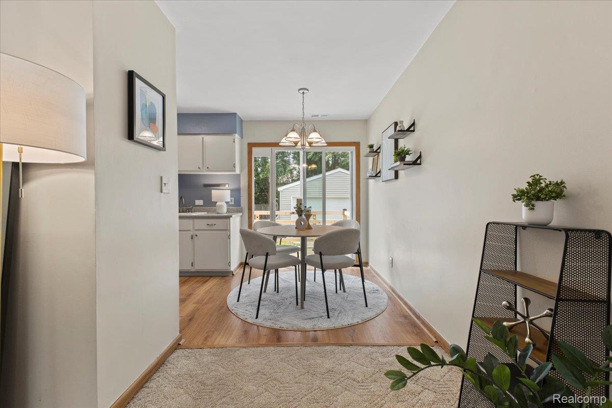 Holly Village, Michigan 48442, United States, 3 Bedrooms Bedrooms, ,1 BathroomBathrooms,Residential,Pending,182466