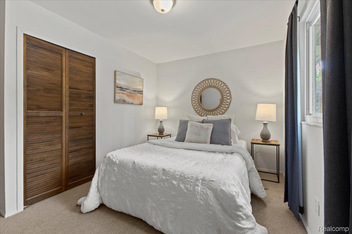 Holly Village, Michigan 48442, United States, 3 Bedrooms Bedrooms, ,1 BathroomBathrooms,Residential,Pending,182466