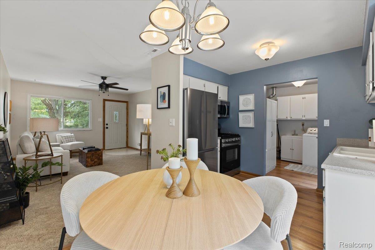 Holly Village, Michigan 48442, United States, 3 Bedrooms Bedrooms, ,1 BathroomBathrooms,Residential,Pending,182466