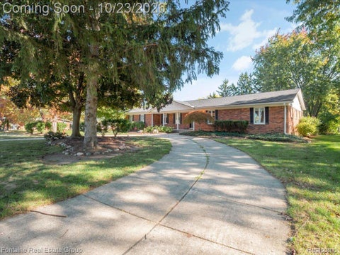 Tiny photo for 36984 Heatherton Drive, Farmington City, MI 48335 (MLS # 20261075606)
