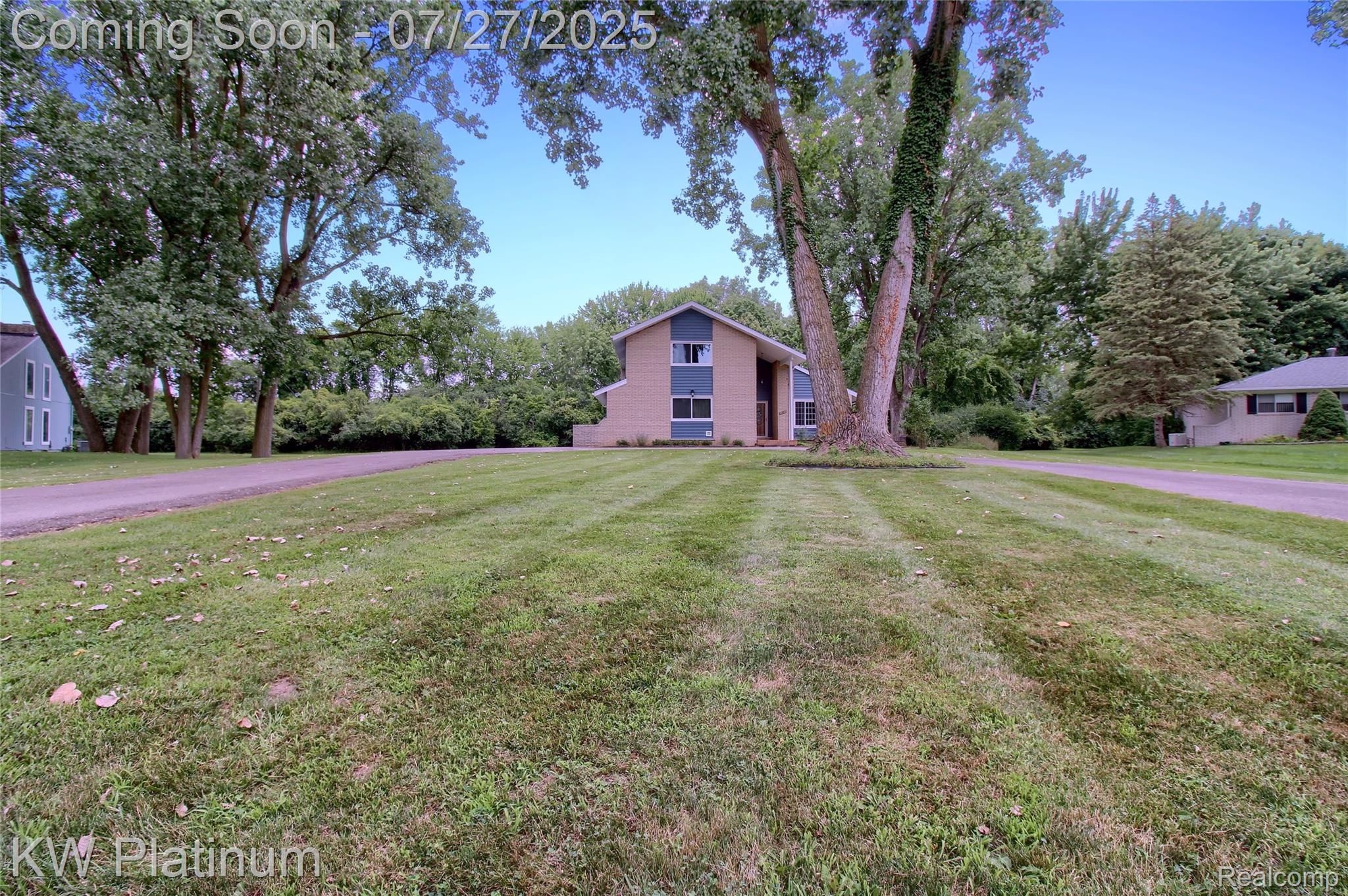 29300 Murray Crescent Drive