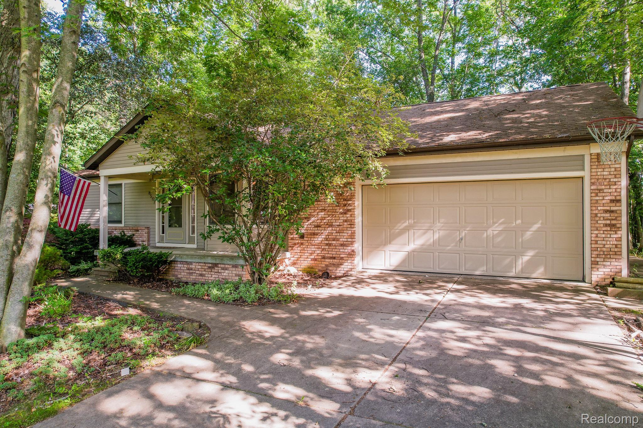 8507 Pineview Lake Drive